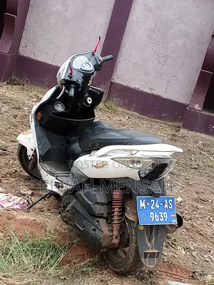 Kymco Agility 2021 White Scooter