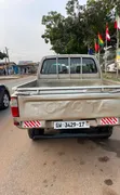 Toyota Hilux 2000 Silver - 3