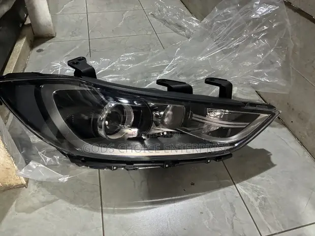 Hyundai Elantra Headlights (2016-2018) - Brand New - 1