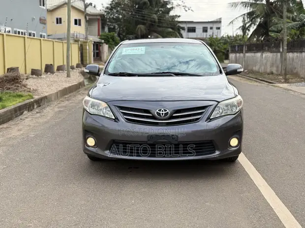 Toyota Corolla L 2013 Gray - 1