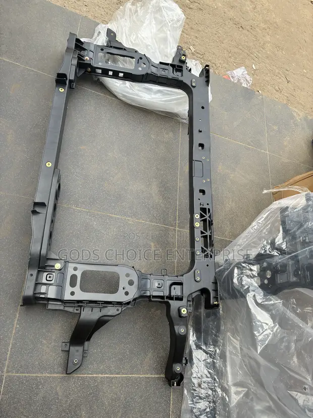 Hyundai Santa Fe Radiator Support (2019-2020) - 1