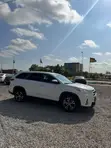Toyota Highlander LE 2019 White - 2
