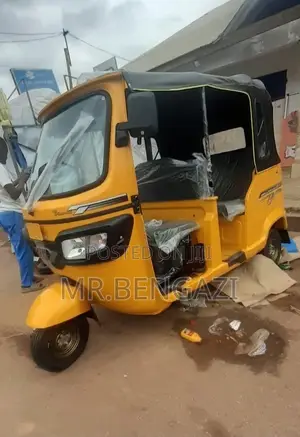 New TVS King Deluxe Plus iTouch Start Three-Wheeler (2026) - Yellow