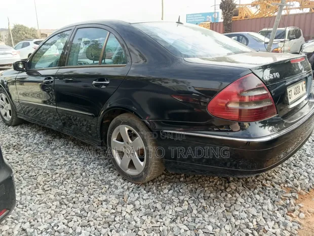 Mercedes-Benz E270 2009 Black - 1