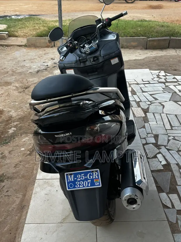 Suzuki Burgman 2016 Black - 1