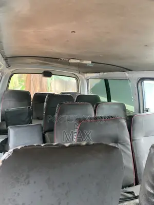 Toyota HiAce 2010