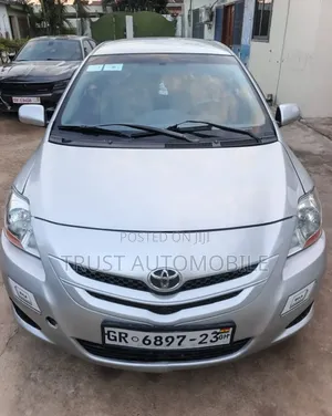 Toyota Belta 2010 Silver