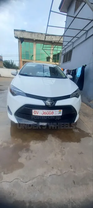 2017 Toyota Corolla LE Sedan - White