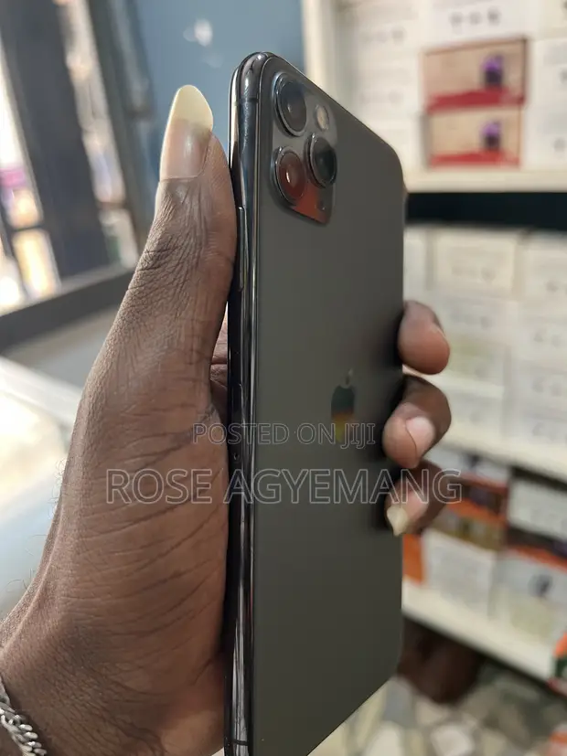 Apple iPhone 11 Pro Max 512GB Black - 1