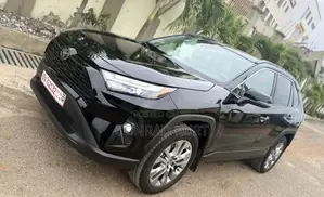 2023 Toyota RAV4 XLE FWD Black
