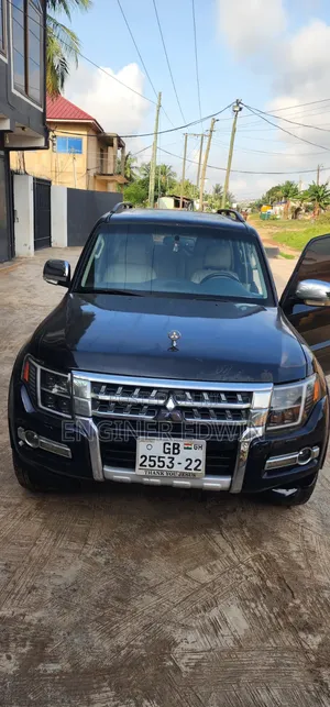 Mitsubishi Pajero 3.0 SUV 2012 Black