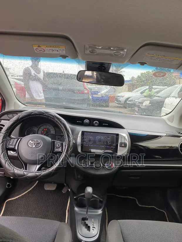 Toyota Vitz 1.3 AWD 3dr 2016 Burgundy - 1