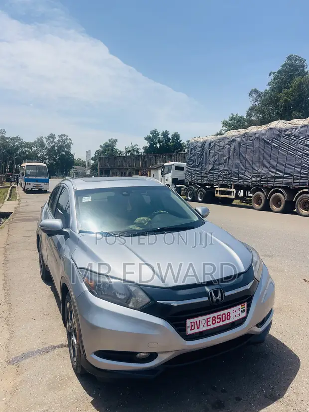 Honda HR-V EX AWD 2018 Silver - 1