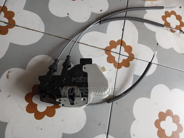 Hyundai Santa Fe 2014-2018 Door Lock Actuator - 1