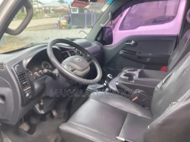 Hyundai County 2015 White - 1