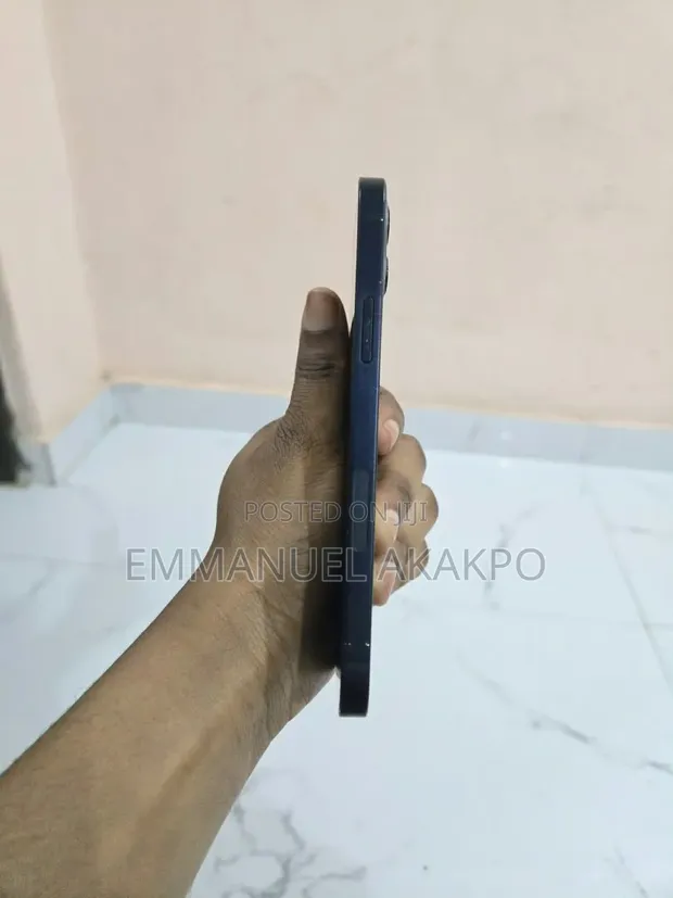 Apple iPhone 12 128GB - 1