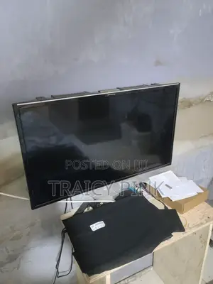 Panasonic TH-32C330M 32-inch Full HD LED TV