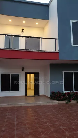 4 Bedroom Duplex for Rent in School Junction