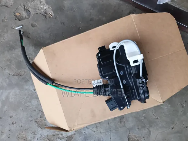 Kia Sorento 2012 Door Lock - 1