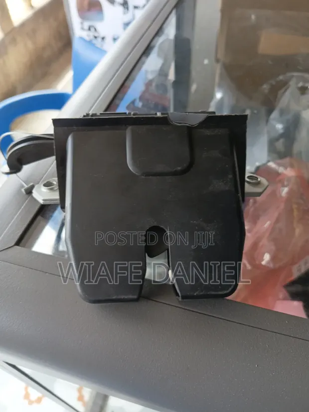Ford Escape 2013 Boot Lock - 1