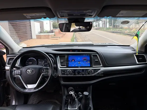 Toyota Highlander XLE 2019 Gray - 1