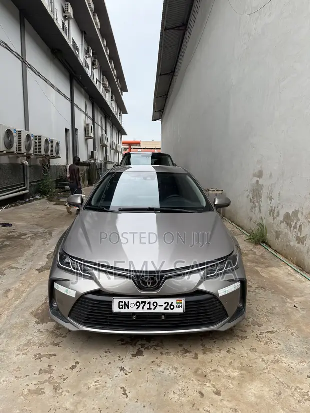 Toyota Corolla XLE 2020 Silver - 1