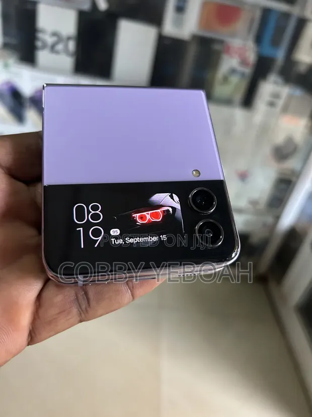 Samsung Galaxy Z Flip4 256GB Purple - 1