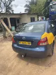 Toyota Yaris Base Sedan 2010 Blue - 3