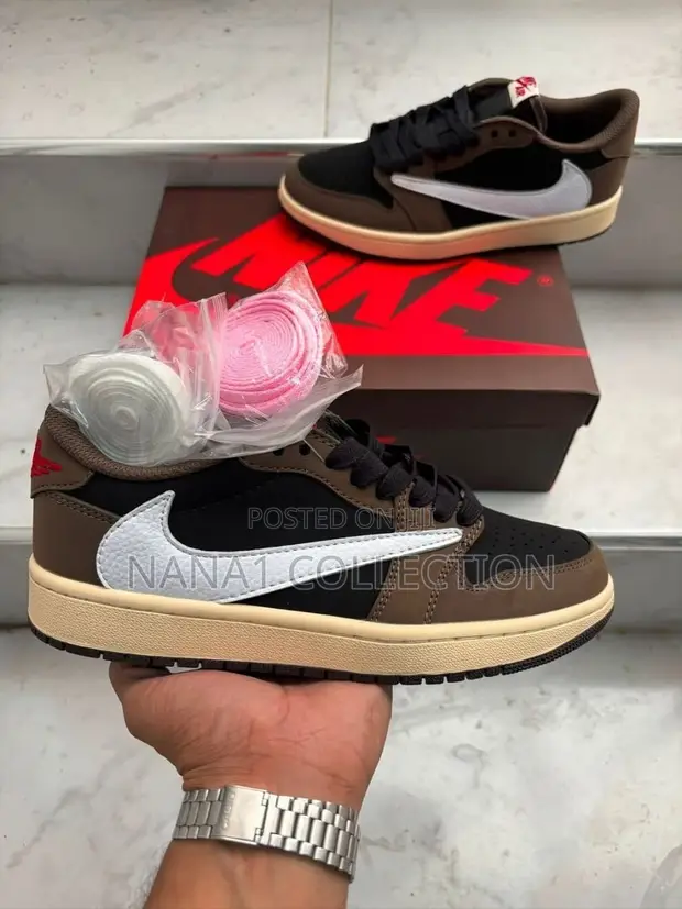 Air Jordan 1 Low x Travis Scott 'Mocha' - 1