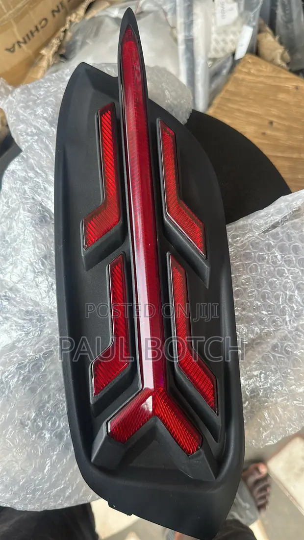 Honda Civic Rear Bumper Reflectors (2016-2021) - 1
