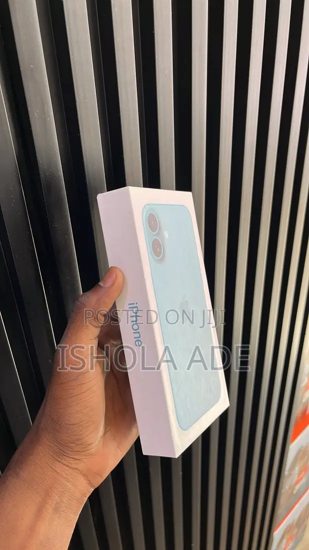 New Apple iPhone 16 128GB Green - 1