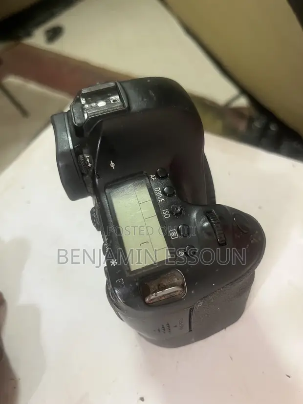 Canon 6D Body with 2 Batteries and Charger - 1