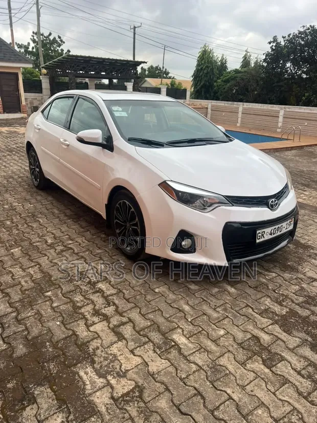 Toyota Corolla 2016 White - 1
