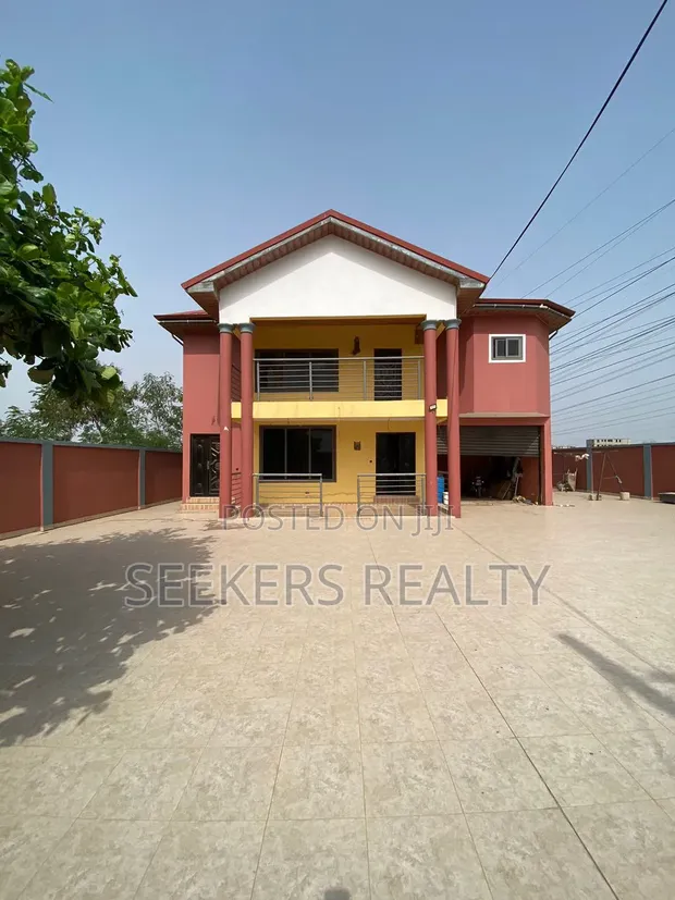 5-Bedroom House for Rent in Otano - 1