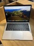 Apple MacBook Air 2018 13-inch Core i5 8GB RAM 256GB SSD - 4