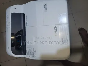 Epson PowerLite 680 Projector