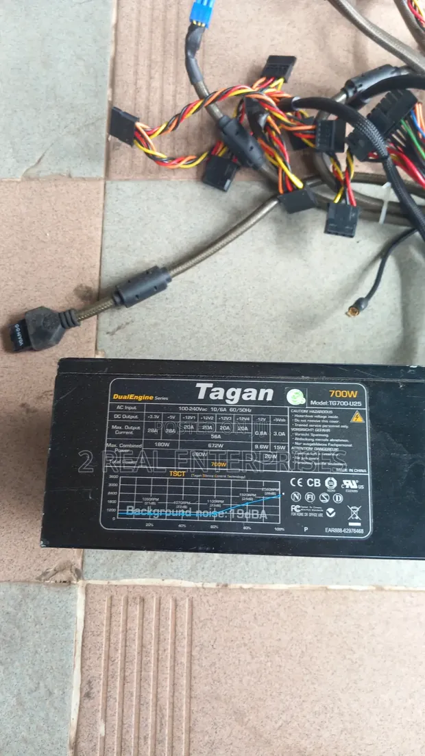 Tagan DualEngine Series 700W PSU TG700-U25 - 1
