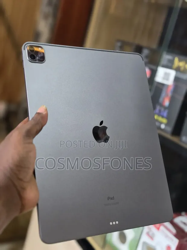 Apple iPad Pro 12.9 (2021) 128GB Gray - 1