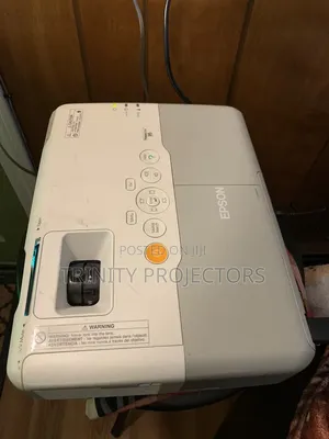 Epson PowerLite 905 XGA 3LCD Projector