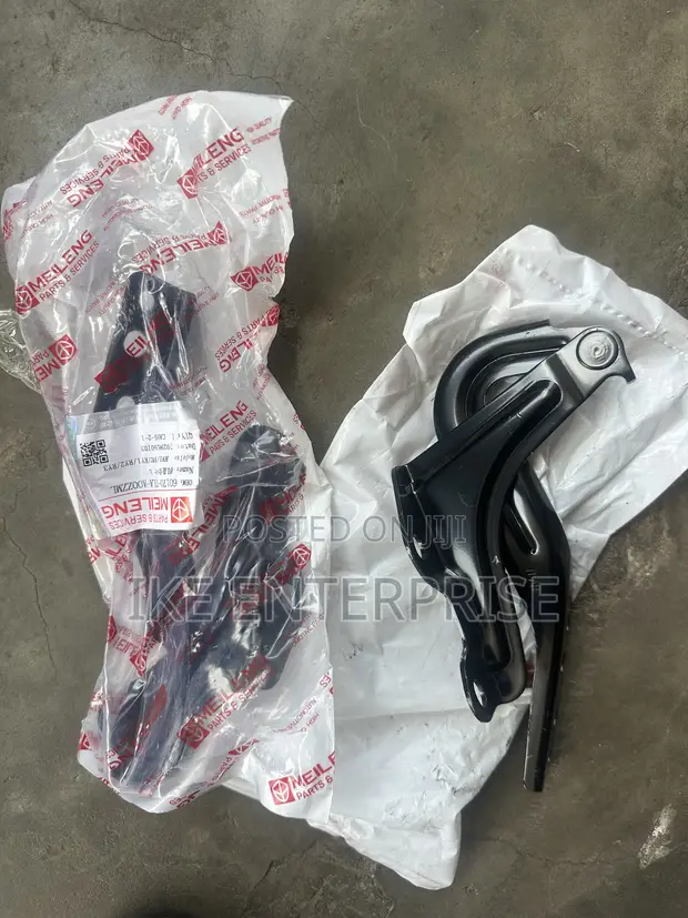 Honda CR-V Bonnet Hinges (2017-2022) - 1
