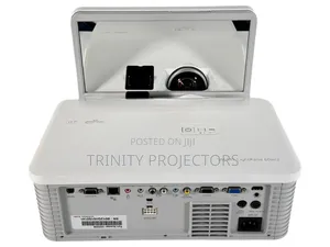 Smart LighRaise 60wi2 Ultra-Short Throw Projector