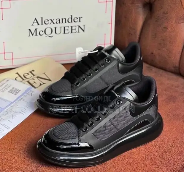 Alexander McQueen Low-Top Sneakers - All Black - 1