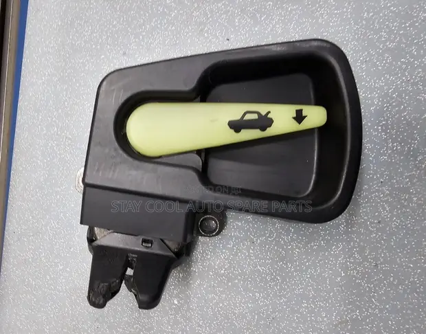 Toyota Corolla Boot Lock Mechanism - 1
