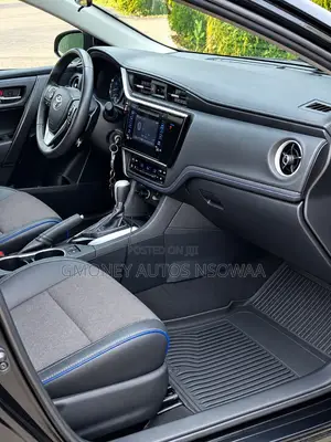 2018 Toyota Corolla XLE 1.8L Sedan