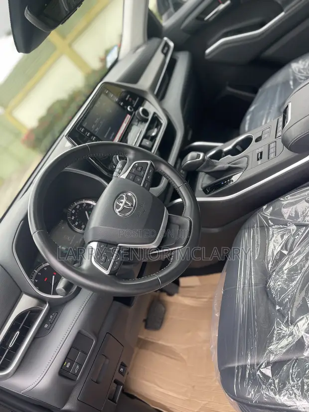 2022 Toyota Highlander Platinum Black - 1
