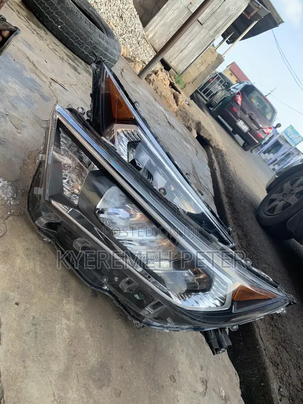 Toyota RAV4 2020 Headlights Pair (Home Used) - 1