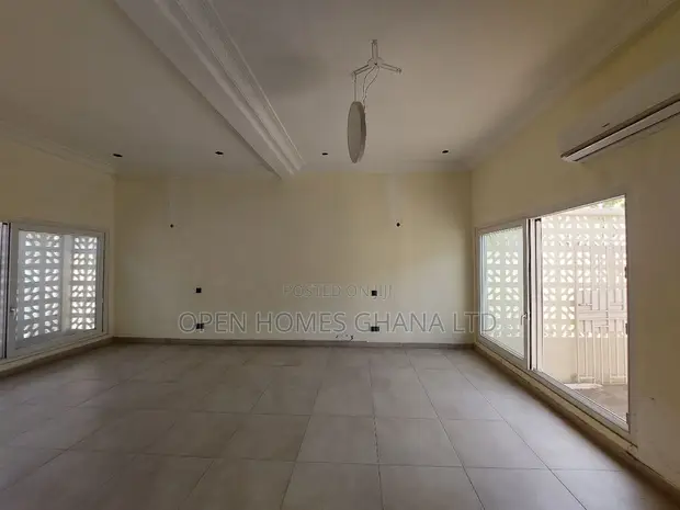 8-Bedroom House for Rent in East Legon - 1