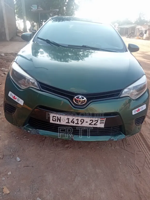 Toyota Corolla 2015 - Green - 1
