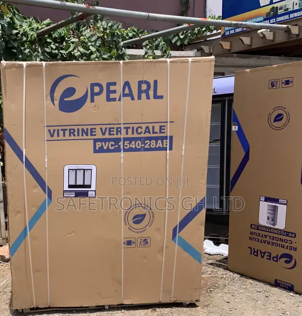 Pearl 3 Doors Display Fridge - 780 Liters - 1