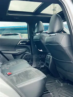 2022 Mitsubishi Outlander SE Gray